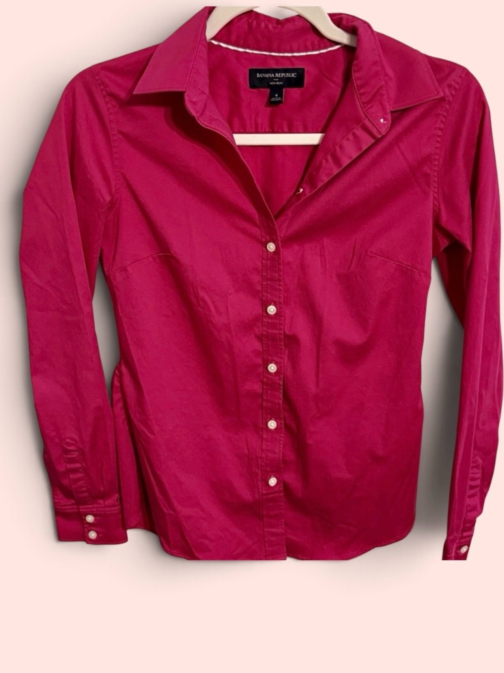 Banana Republic Women's Button-Down Shirt in Fuchsia Pink